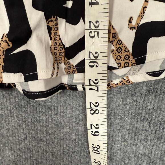Chico's Size Large 3 Jaguar Button Up Shirt Top White animal Geometric - Picture 9 of 10